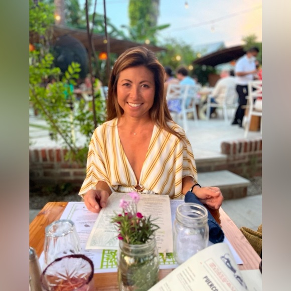 Meet your Posher, Jen - Picture 1 of 1